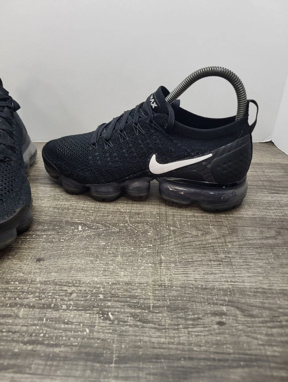 Nike Air Vapormax Flyknit 2 Women's Size 7 Black White Running Shoes 942843-001
